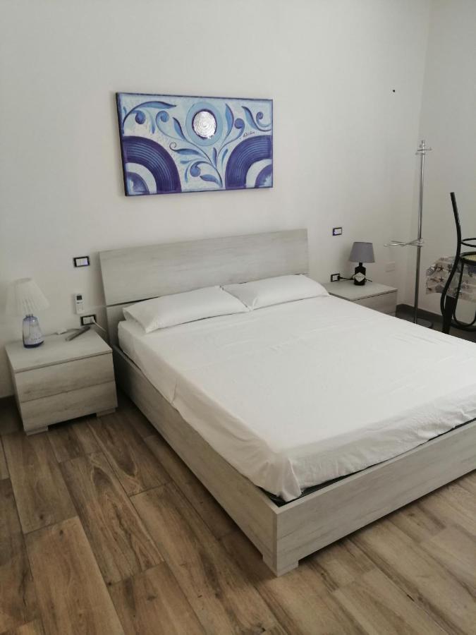 Delcicer Casa Vacanze O Camera Privata 加拉蒂纳 外观 照片