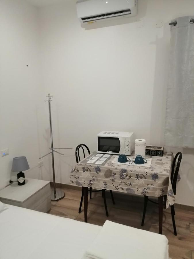 Delcicer Casa Vacanze O Camera Privata 加拉蒂纳 外观 照片