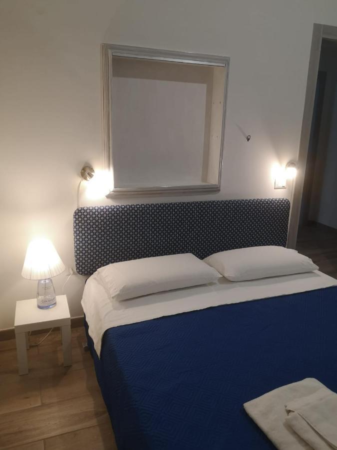 Delcicer Casa Vacanze O Camera Privata 加拉蒂纳 外观 照片