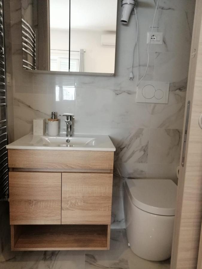 Delcicer Casa Vacanze O Camera Privata 加拉蒂纳 外观 照片